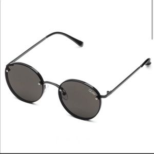 Quay Farrah Sunglasses black/smoke